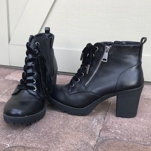 Size 7 1/2 Black ankle boots